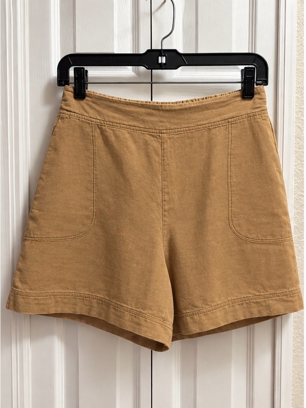Everyday Women’s Shorts in Camel